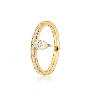 18ct gold White Diamond ring with central Pear Shaped Diamond.