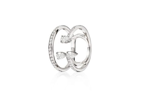 18ct gold White Diamond Three Pear Shaped Diamond split ring