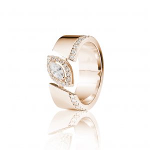 MARQUISE CUT DIAMOND GOLD RING